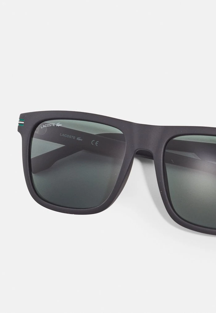 Meilleure affaire 😍 Lacoste Lunettes De Soleil - Matte Black ⭐ 5 Meilleure affaire 😍 Lacoste Lunettes De Soleil - Matte Black ⭐ – Image 5