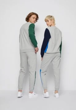 Les meilleures critiques de ⌛ Lacoste UNISEX - Sweatshirt - Silver Chine/green/navy Blue/blue Royal 🎁 -Pas Cher Lacoste Boutique 26b0249928984a8dbc3f817892357c41