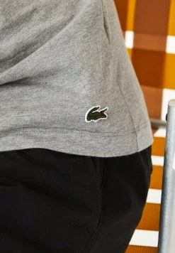 Bon marché 🧨 Lacoste T-shirt Imprimé - Gris Chine ✨ 7 Bon marché 🧨 Lacoste T-shirt Imprimé - Gris Chine ✨ -Pas Cher Lacoste Boutique 31f336962352414bbcffd42dc5d2a68e