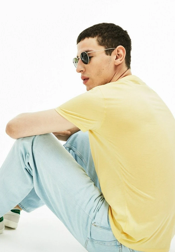 Grosses soldes ⌛ Lacoste T-shirt Basique - Jaune 🎉 2 Grosses soldes ⌛ Lacoste T-shirt Basique - Jaune 🎉 – Image 2