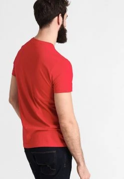 Le moins cher 🥰 Lacoste T-shirt Basique - Rouge ✔️ 8 Le moins cher 🥰 Lacoste T-shirt Basique - Rouge ✔️ -Pas Cher Lacoste Boutique 59992640ea9f4768bf20a6ae72d9dd1b