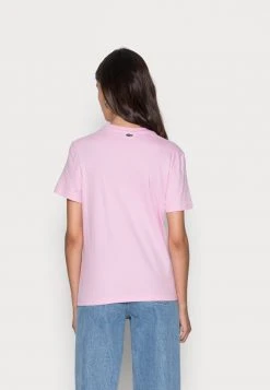 Grosses soldes 🧨 Lacoste T-shirt Basique - Light Red ⌛ -Pas Cher Lacoste Boutique 5b6852aa9aaf41119ed903ec70c88bc5