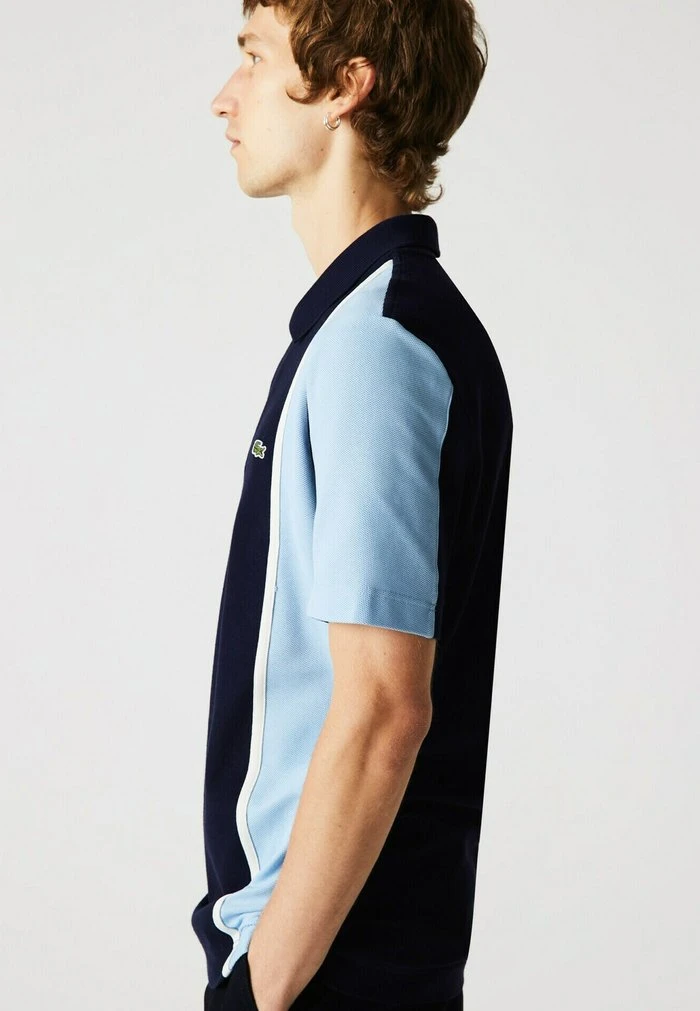 Promo 🌟 LACOSTE POLO MC - Polo - Bleu Marine Bleu Clair 🥰 4 Promo 🌟 LACOSTE POLO MC - Polo - Bleu Marine Bleu Clair 🥰 – Image 4