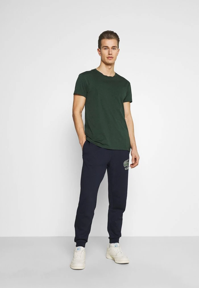 Les meilleures critiques de ❤️ Lacoste Pantalon De Survêtement - Navy Blue ✔️ 2 Les meilleures critiques de ❤️ Lacoste Pantalon De Survêtement - Navy Blue ✔️ – Image 2