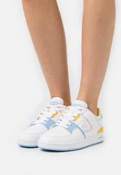 Acheter 👏 Lacoste COURTCAGE EXCLUSIVE - Baskets Basses - White/pink ⌛