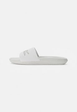 Remise 👏 Lacoste CROCO SLIDE - Mules - Wht/slv 🎁