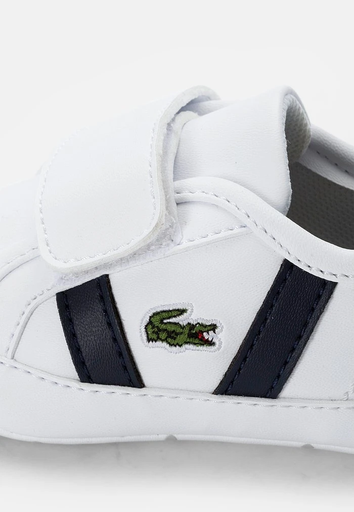 Acheter 🌟 Lacoste SIDELINE CRIB CUB - Chaussons Pour Bébé - White/navy 👏 6 Acheter 🌟 Lacoste SIDELINE CRIB CUB - Chaussons Pour Bébé - White/navy 👏 – Image 6