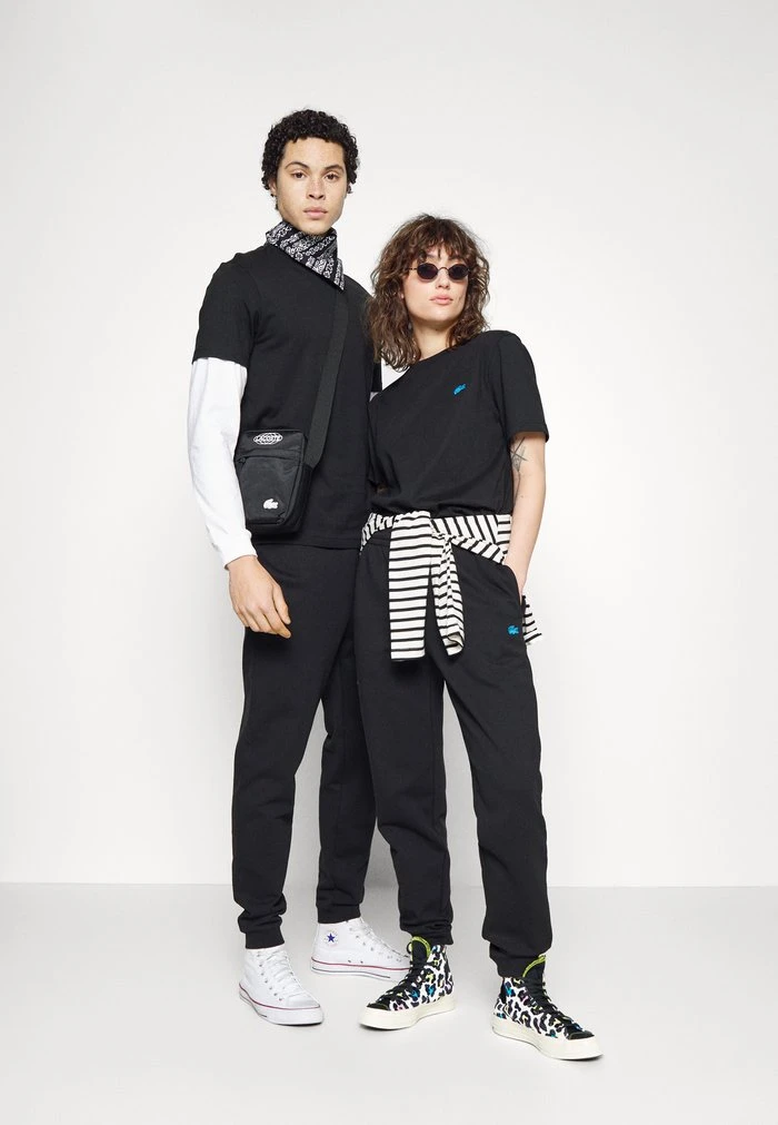 Bon marché ⌛ Lacoste UNISEX EXCLUSIVE - T-shirt Basique - Black ✔️ 2 Bon marché ⌛ Lacoste UNISEX EXCLUSIVE - T-shirt Basique - Black ✔️ – Image 2