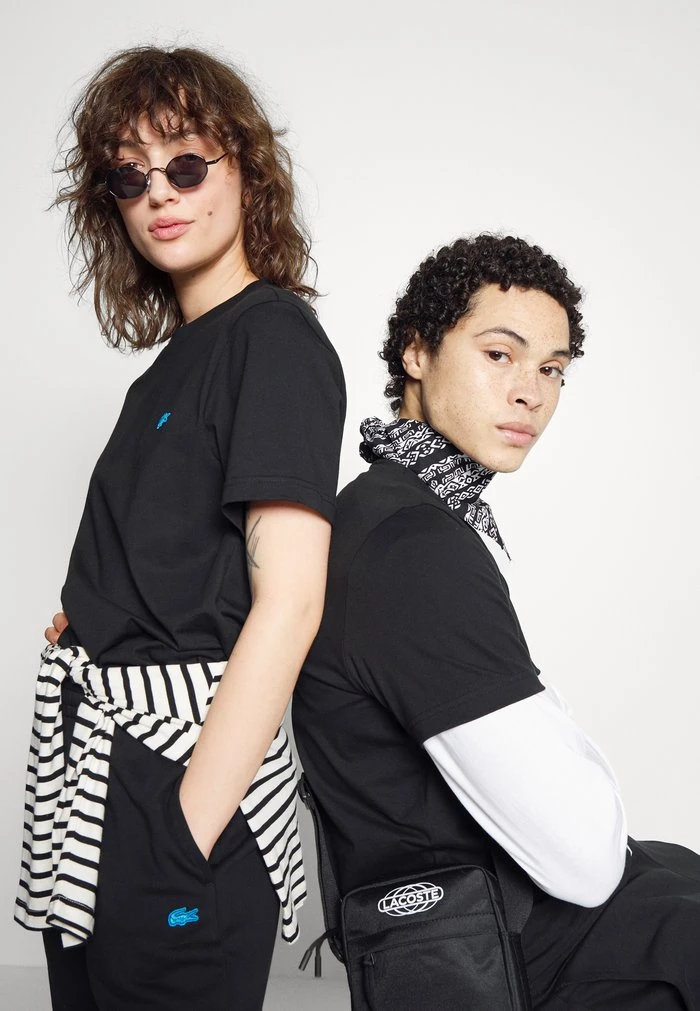 Bon marché ⌛ Lacoste UNISEX EXCLUSIVE - T-shirt Basique - Black ✔️ 4 Bon marché ⌛ Lacoste UNISEX EXCLUSIVE - T-shirt Basique - Black ✔️ – Image 4