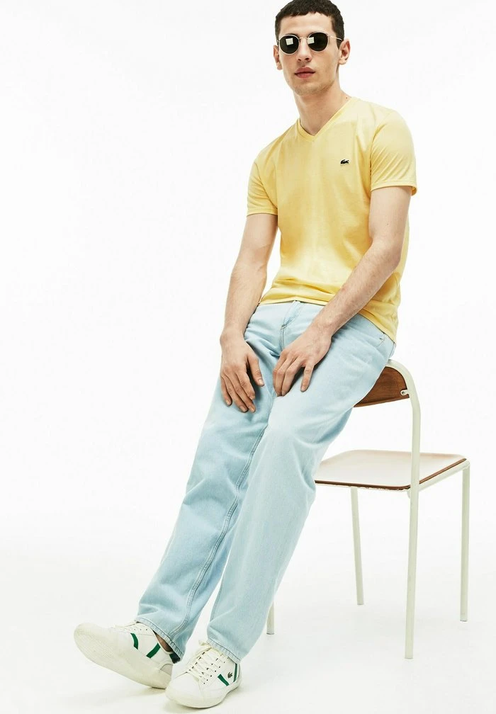 Grosses soldes ⌛ Lacoste T-shirt Basique - Jaune 🎉 4 Grosses soldes ⌛ Lacoste T-shirt Basique - Jaune 🎉 – Image 4