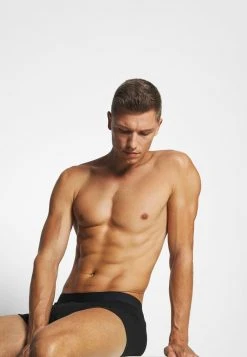 Promo ✨ Lacoste 2 PACK - Shorty - Noir/argent Chine 💯 9 Promo ✨ Lacoste 2 PACK - Shorty - Noir/argent Chine 💯 -Pas Cher Lacoste Boutique ae15821c34b64413ae78ebfda53efb00