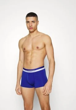 Le moins cher 🎉 Lacoste 3 PACK - Shorty - White/black Cosmic ⭐ 9 Le moins cher 🎉 Lacoste 3 PACK - Shorty - White/black Cosmic ⭐ -Pas Cher Lacoste Boutique be93904371964db797aa3835af3adb76