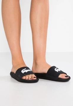 Coupon 🌟 Lacoste CROCO SLIDE - Sandales De Bain - Black ⭐