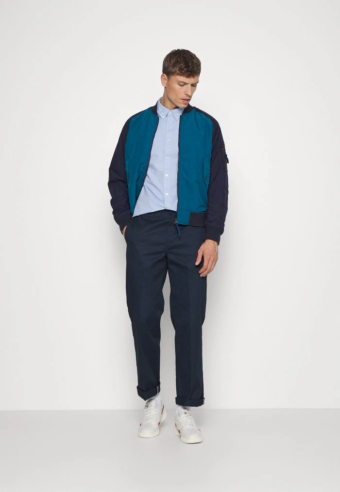 Les meilleures critiques de ❤️ Lacoste Blouson Bomber - Black/dark Blue 🔥 2 Les meilleures critiques de ❤️ Lacoste Blouson Bomber - Black/dark Blue 🔥 – Image 2