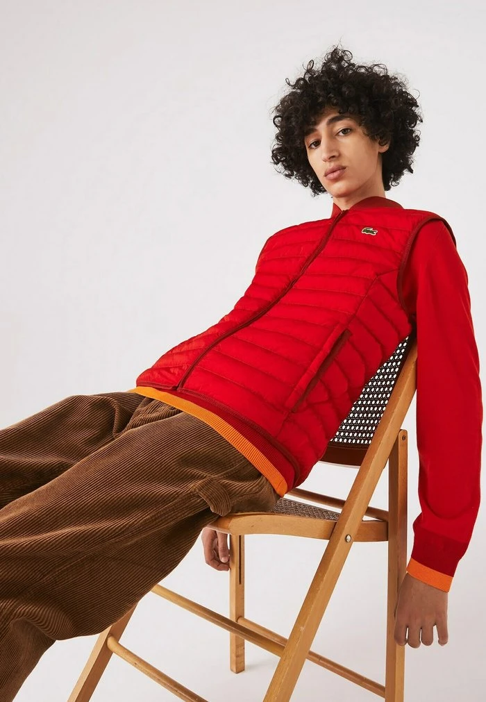 Budget 🌟 Lacoste PLUS - Veste Sans Manches - Rouge ✨ 5 Budget 🌟 Lacoste PLUS - Veste Sans Manches - Rouge ✨ – Image 5