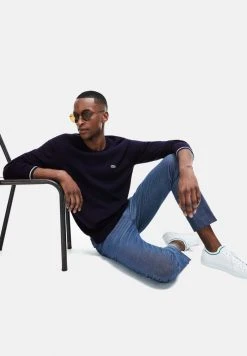 Grosses soldes 😀 Lacoste Sweatshirt - Bleu Marine / Blanc 🛒 10 Grosses soldes 😀 Lacoste Sweatshirt - Bleu Marine / Blanc 🛒 -Pas Cher Lacoste Boutique f1ee1957a71049c79ebda88726f414e2