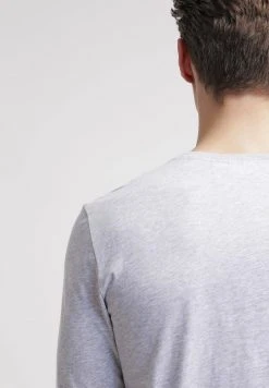 Acheter 🥰 Lacoste T-shirt à Manches Longues - Silver Chine 🤩 -Pas Cher Lacoste Boutique f895ec533a314f16b3cea89d3361cedf