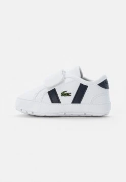Acheter 🌟 Lacoste SIDELINE CRIB CUB - Chaussons Pour Bébé - White/navy 👏