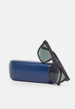 Meilleure affaire 😍 Lacoste Lunettes De Soleil - Matte Black ⭐ 8 Meilleure affaire 😍 Lacoste Lunettes De Soleil - Matte Black ⭐ -Pas Cher Lacoste Boutique fdf6383ca2134d4aa6ddb11f84ea69af